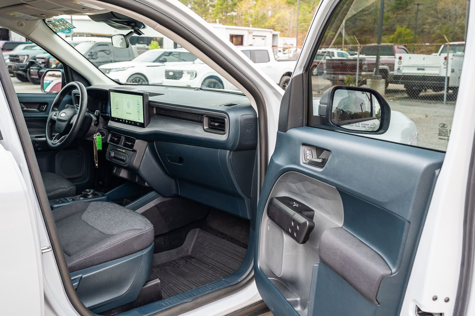 Used 2025 Ford Maverick XL w/ Equipment Group 102A image 11