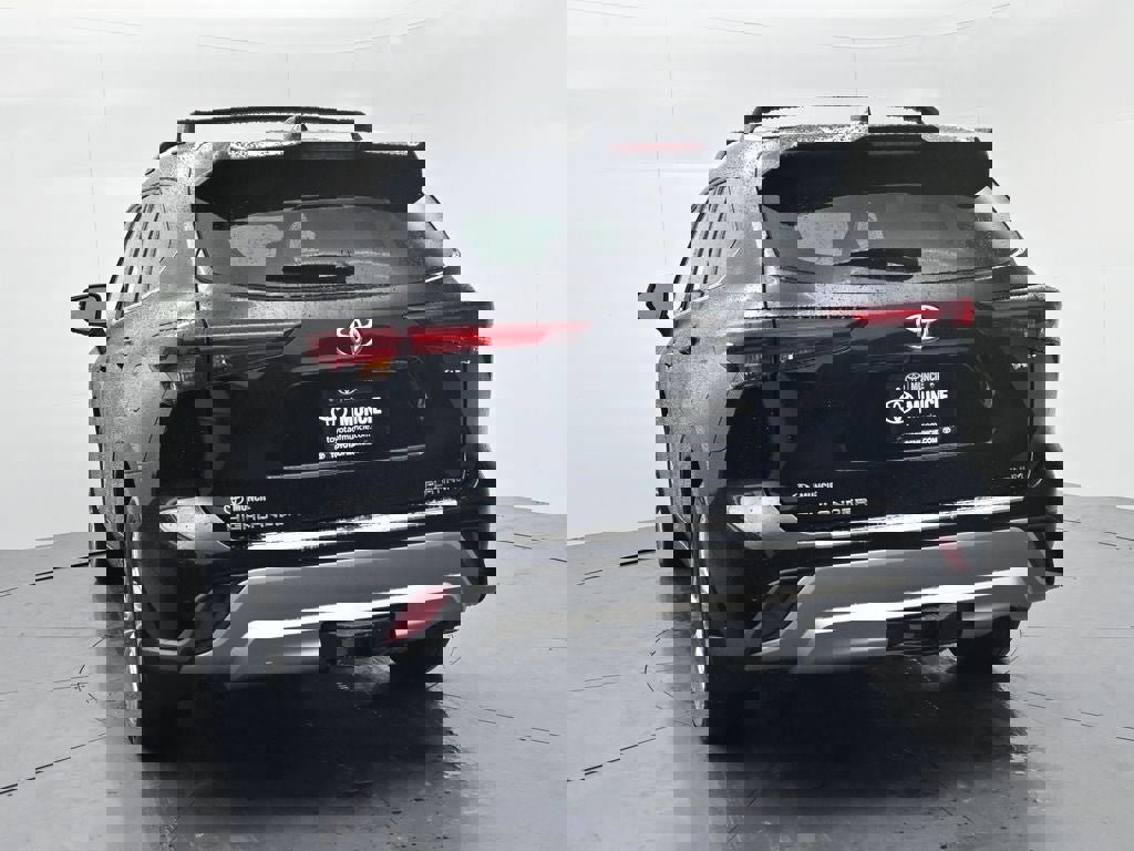 New 2026 Toyota Highlander Platinum image 6