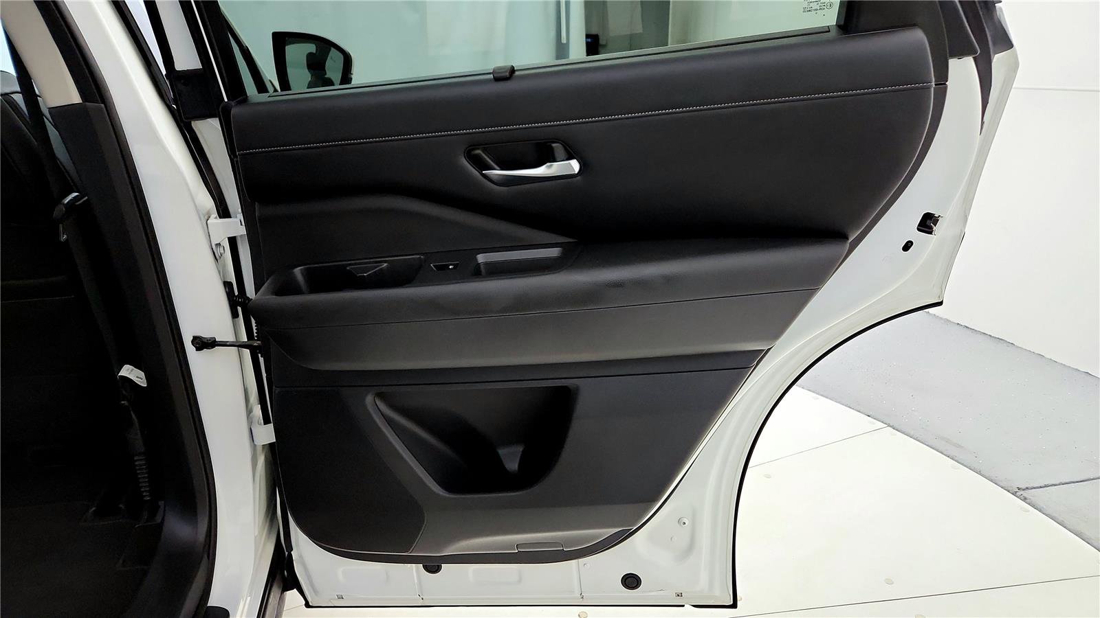 Used 2023 Nissan Pathfinder SL w/ SL Premium Package image 31