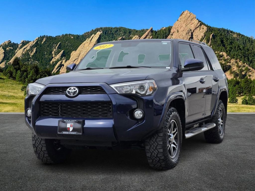 Used 2017 Toyota 4Runner SR5 AWD/4WD image 3