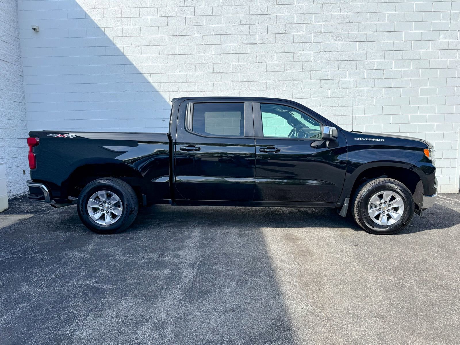 Certified 2026 Chevrolet Silverado 1500 LT AWD/4WD image 4