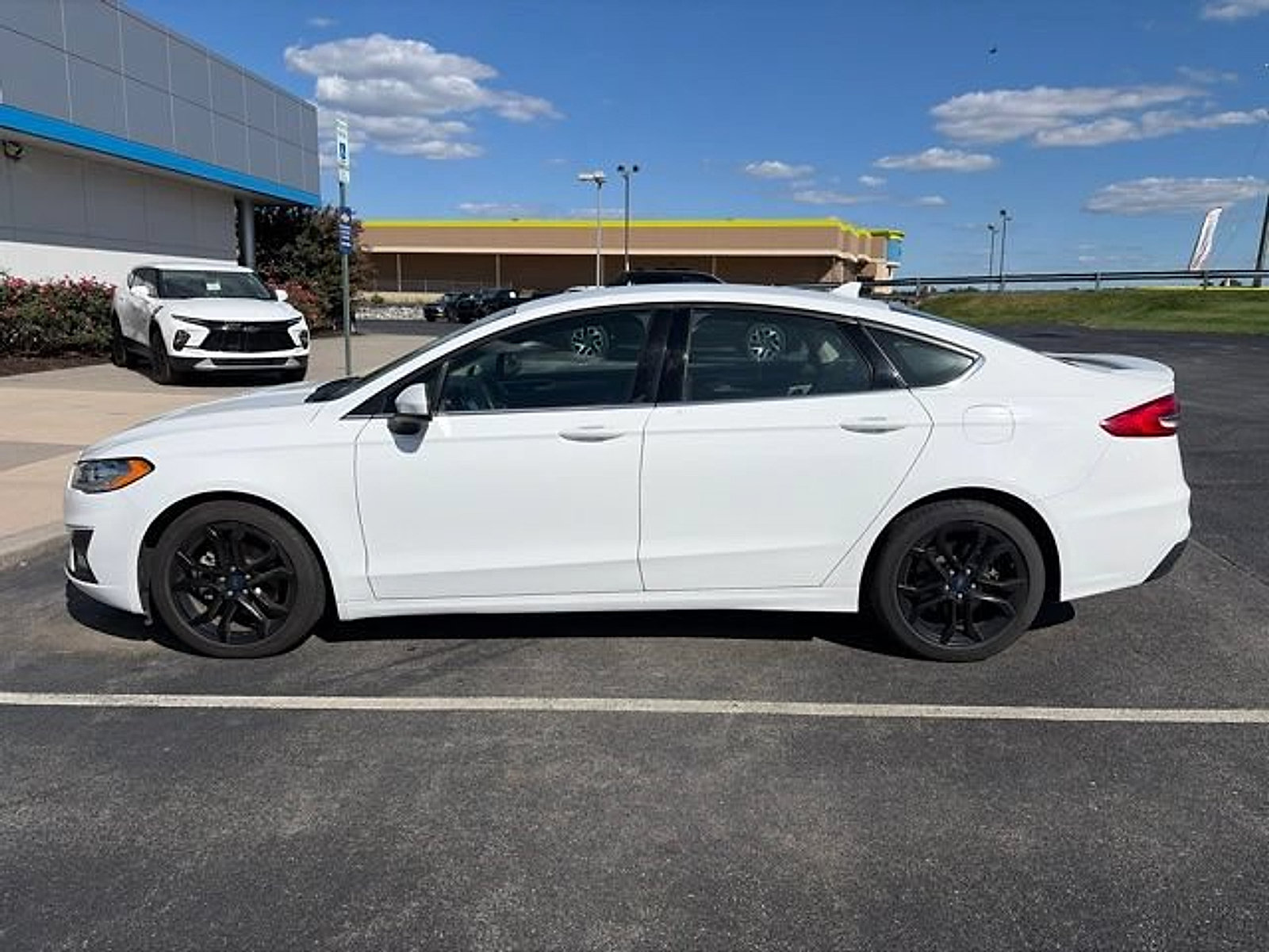 Used 2020 Ford Fusion SE w/ Equipment Group 151A FWD image 6