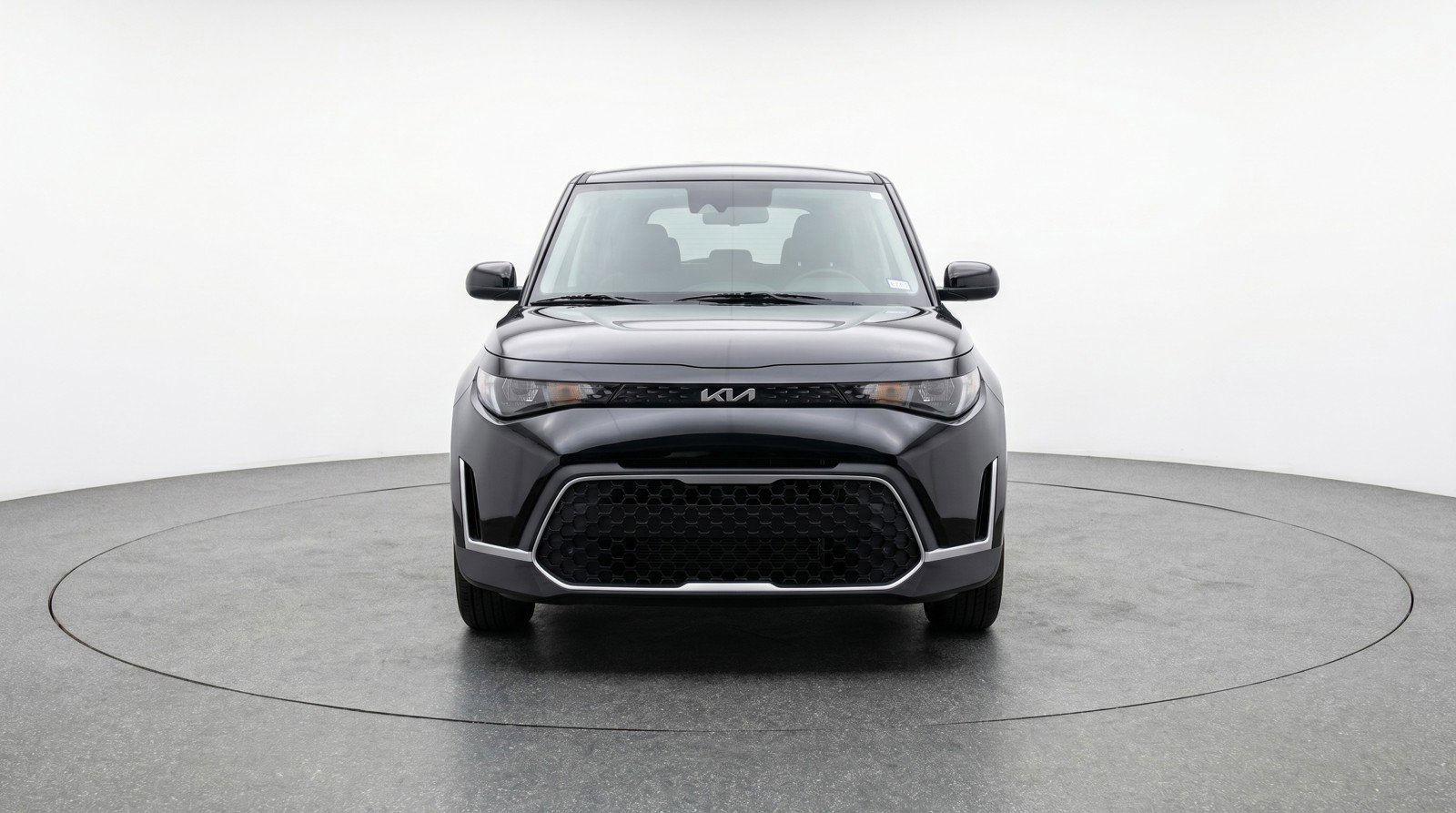 Used 2025 Kia Soul LX w/ LX Technology Package FWD image 2