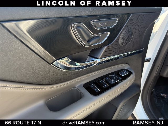 Certified 2023 Lincoln Corsair AWD image 14