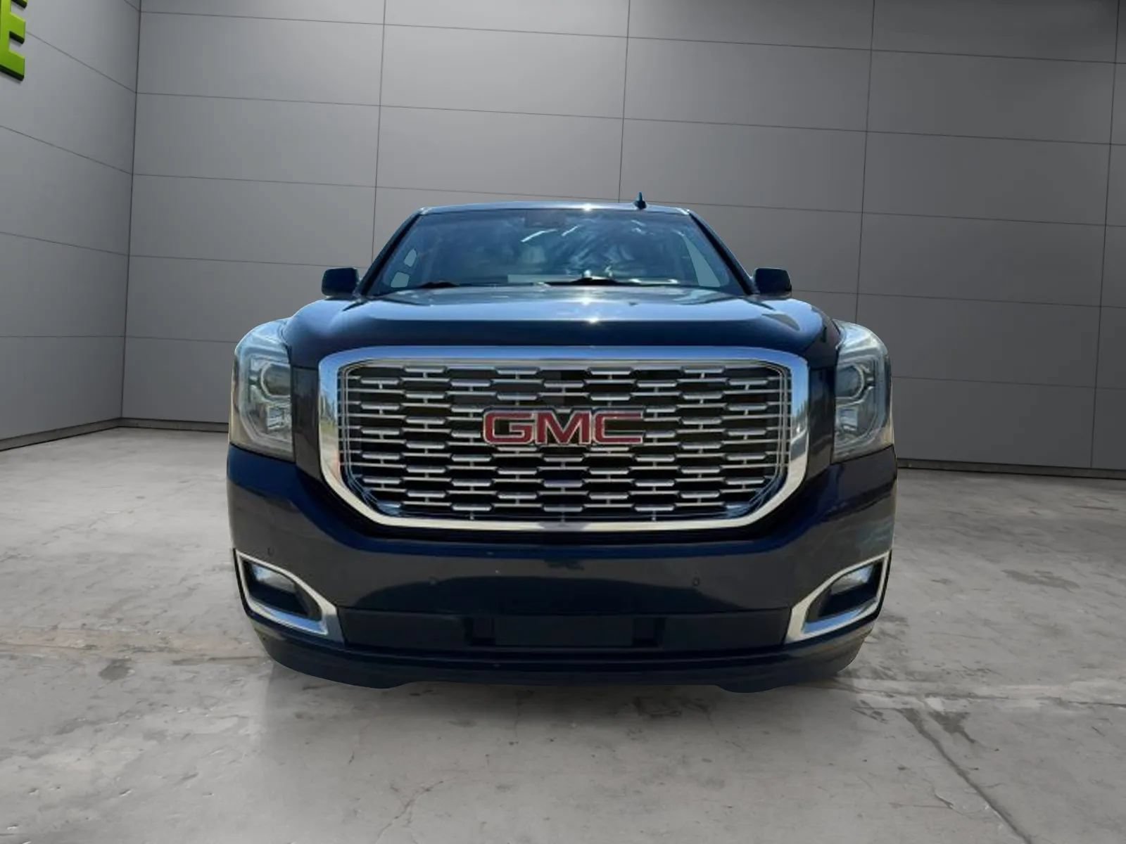 Used 2019 GMC Yukon Denali AWD/4WD image 2