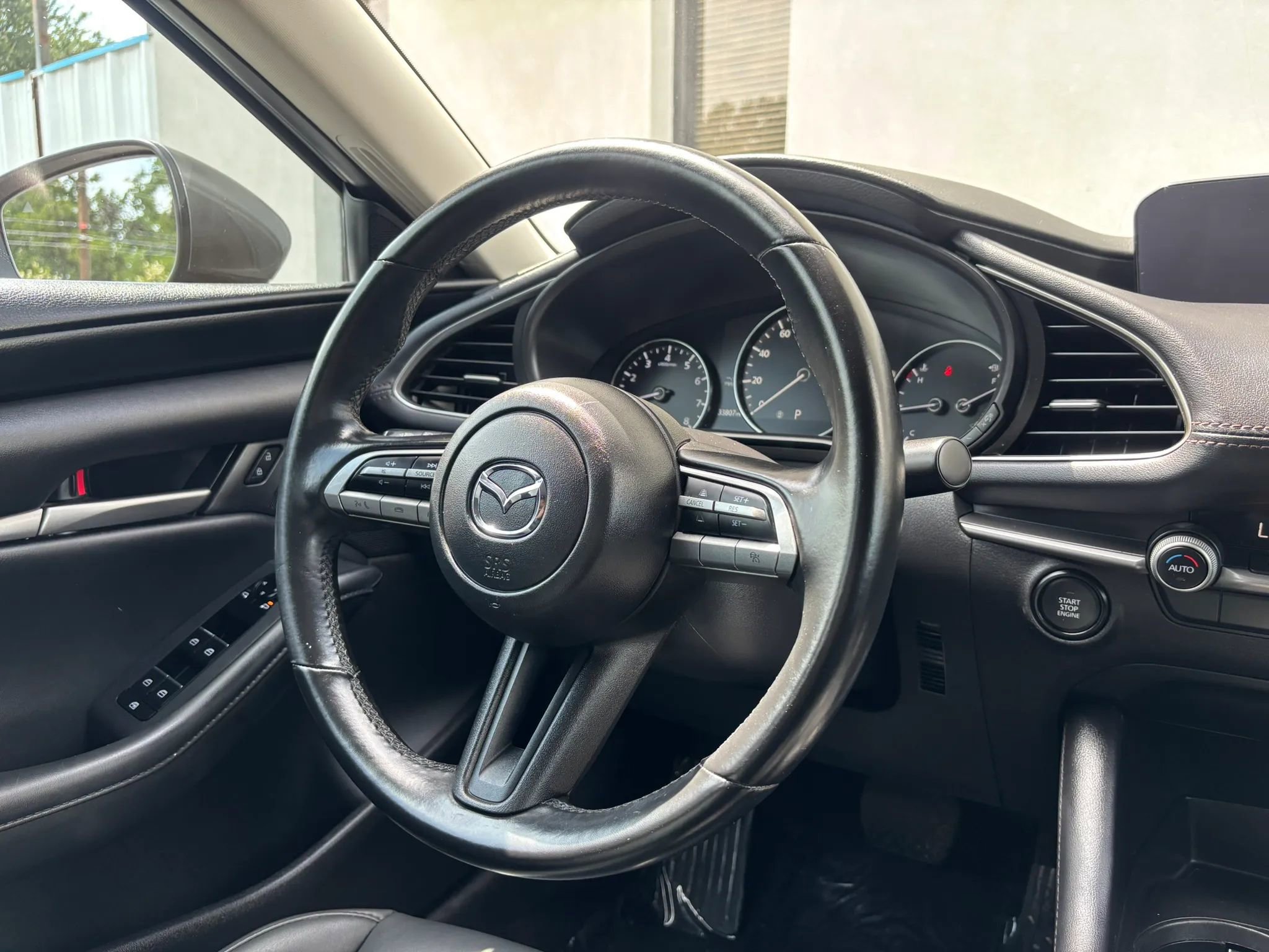 Used 2023 MAZDA MAZDA3 s FWD image 12