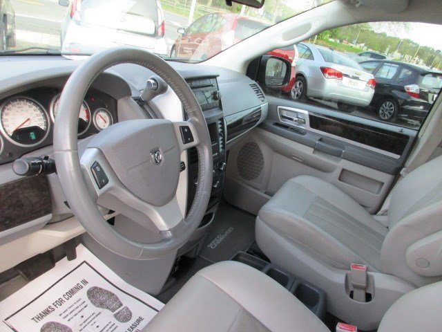 Used 2009 Dodge Grand Caravan SXT image 11