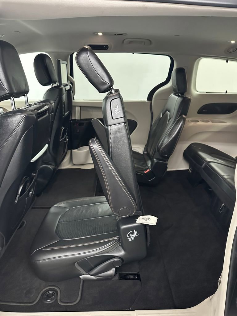 Used 2018 Chrysler Pacifica Touring-L Plus w/ Advanced Safetytec Group image 31
