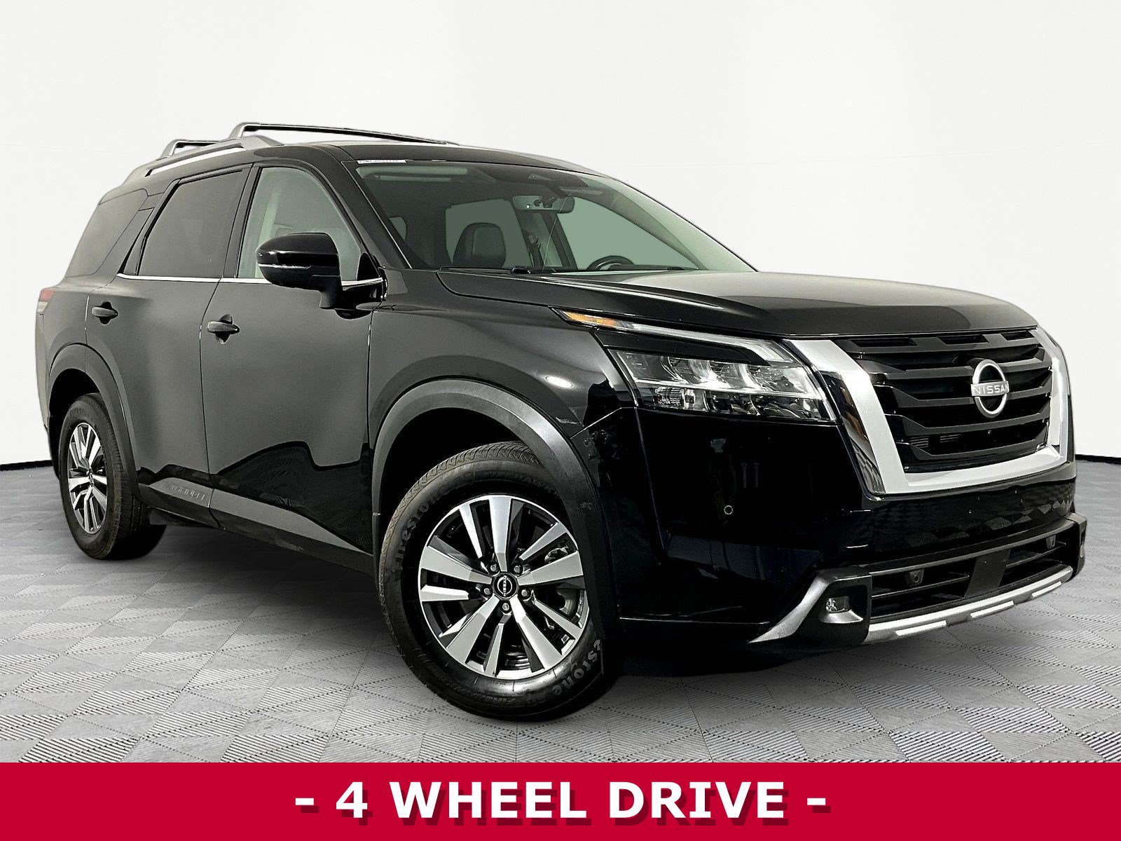 Used 2024 Nissan Pathfinder SL AWD/4WD video 3