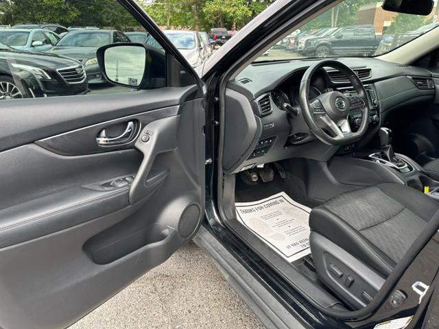 Used 2019 Nissan Rogue SV image 11