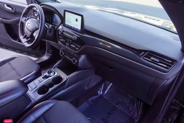 Used 2024 Ford Escape ST-Line image 13