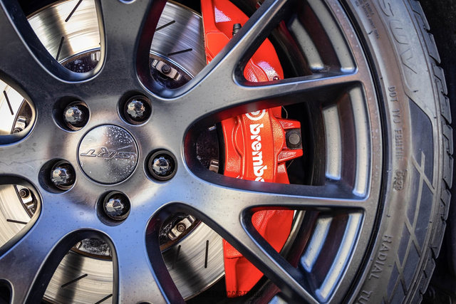 Used 2016 Dodge Challenger SRT Hellcat RWD image 30