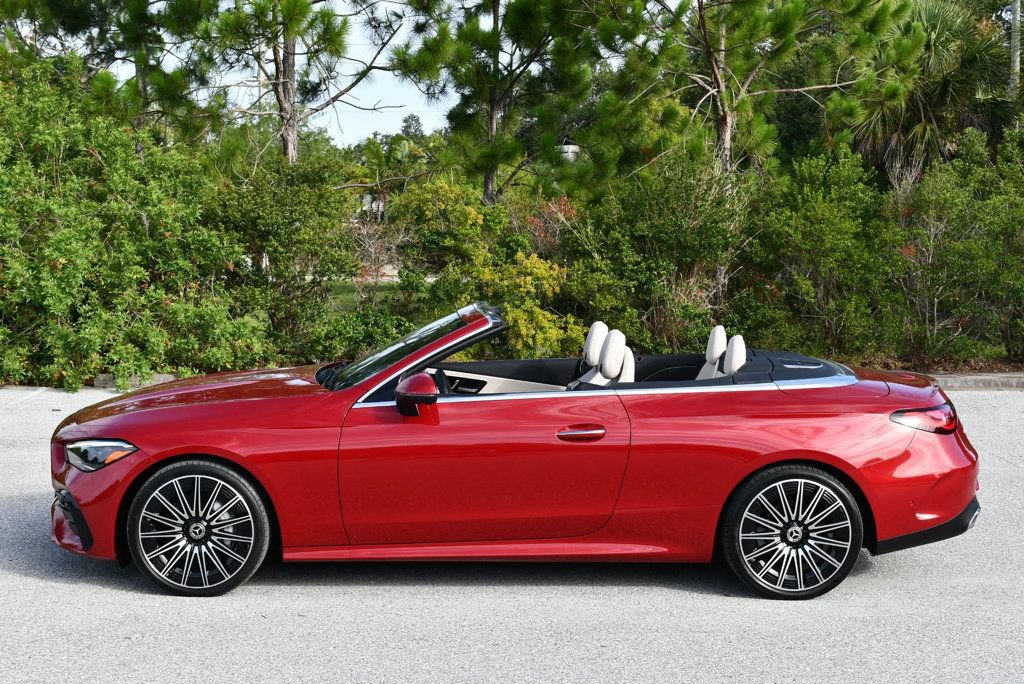 Used 2024 Mercedes-Benz CLE 300 4MATIC Cabriolet image 33
