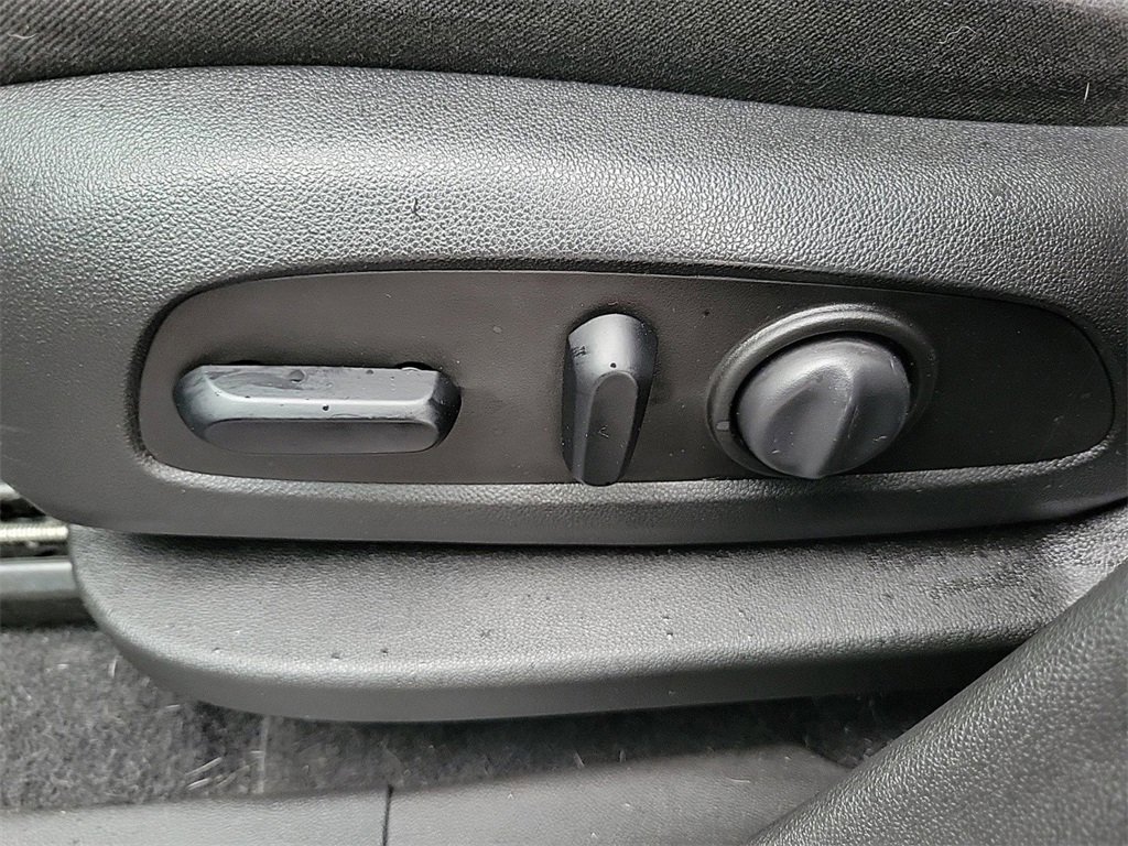 Used 2020 Chevrolet Equinox LT image 16