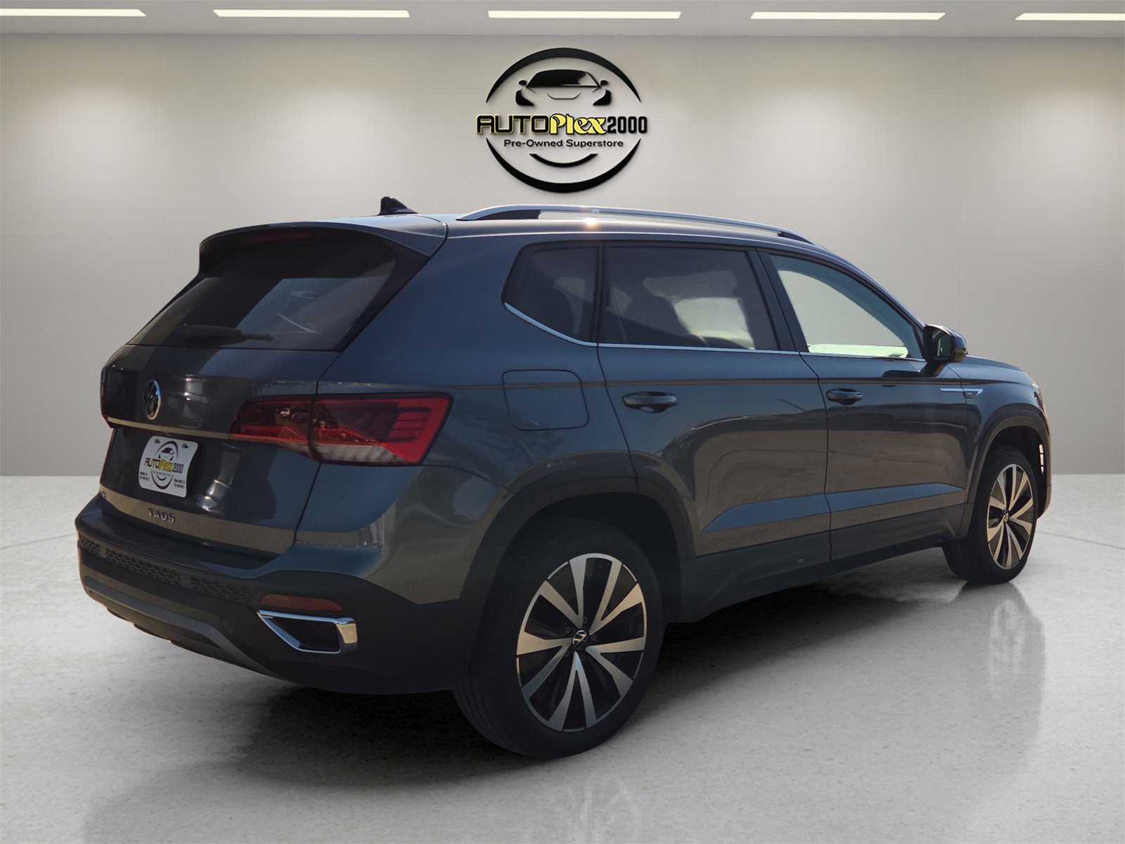 Used 2024 Volkswagen Taos SE image 7