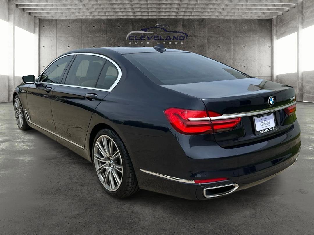 Used 2019 BMW 740i w/ Executive Package RWD image 5