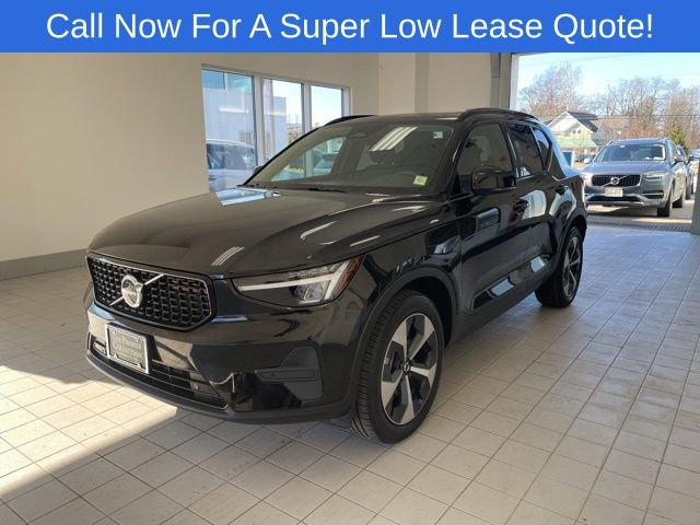 Used 2026 Volvo XC40 B5 Core w/ Climate Package