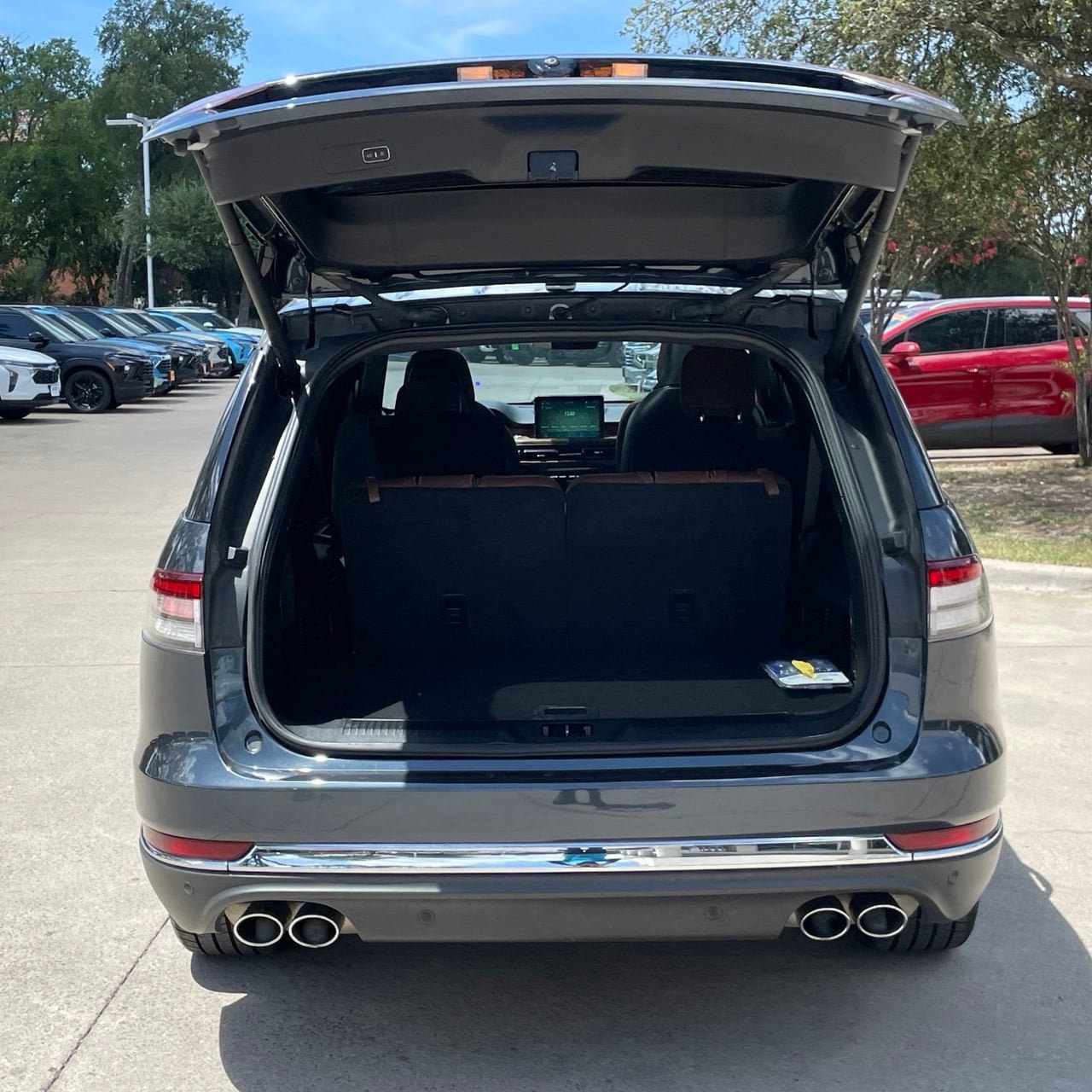 Used 2023 Lincoln Aviator Reserve w/ Equipment Group 201A AWD/4WD image 26