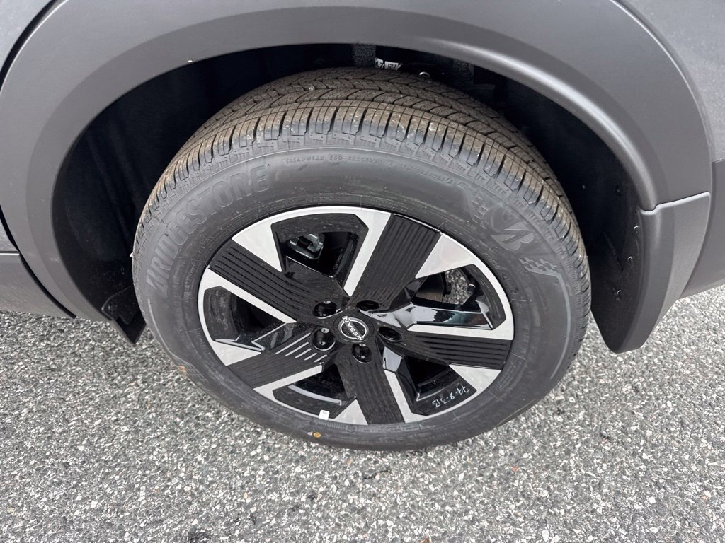 New 2026 Nissan Kicks SV w/ Interior Electronics Package AWD/4WD image 18