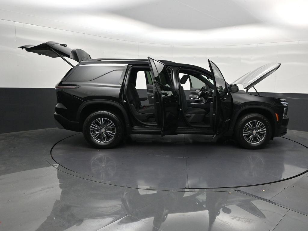 Used 2026 Chevrolet Traverse LT FWD image 38