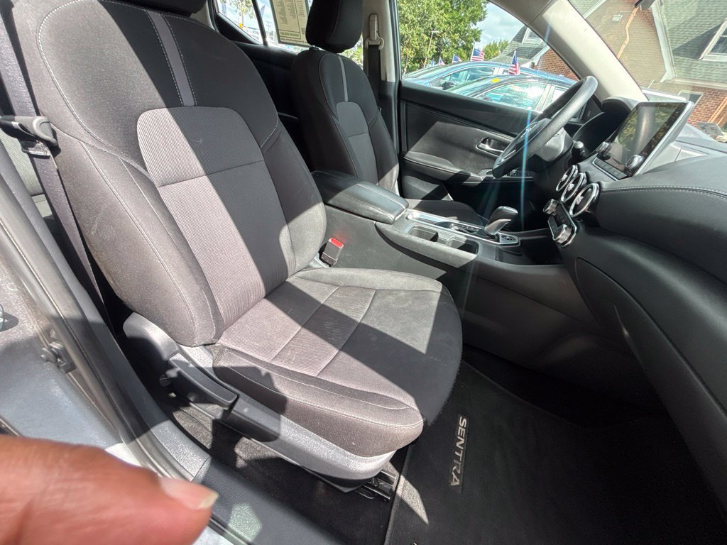 Used 2024 Nissan Sentra SV FWD image 19