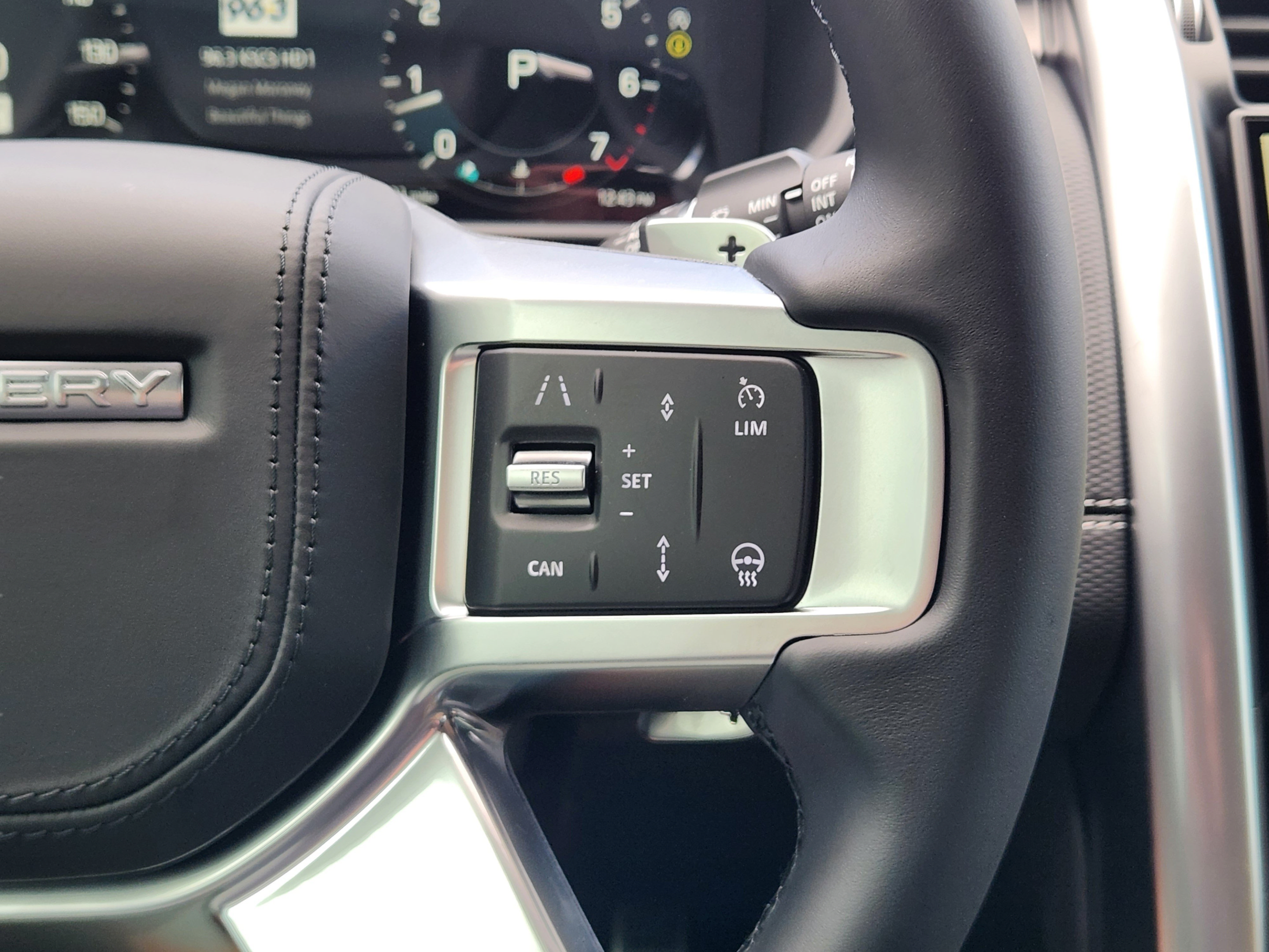 New 2026 Land Rover Discovery Dynamic SE AWD/4WD image 26