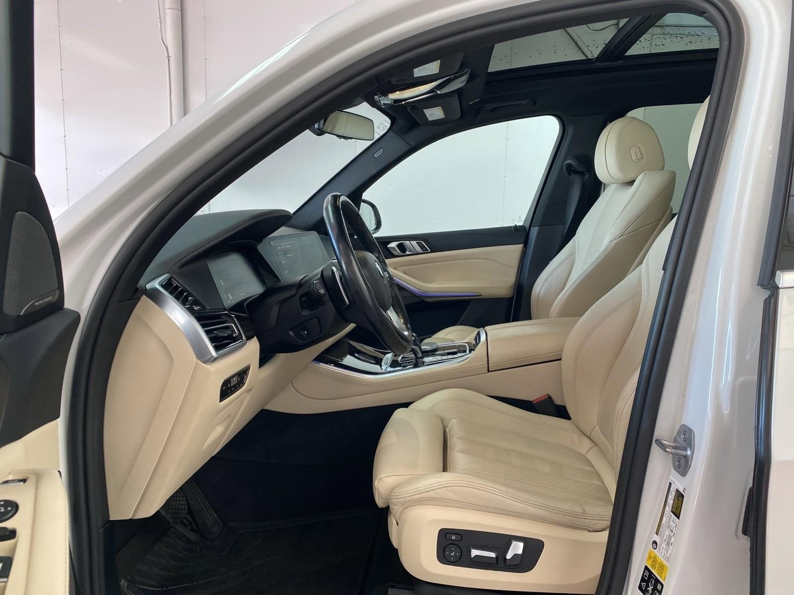 Used 2021 BMW X5 xDrive40i w/ Premium Package image 24