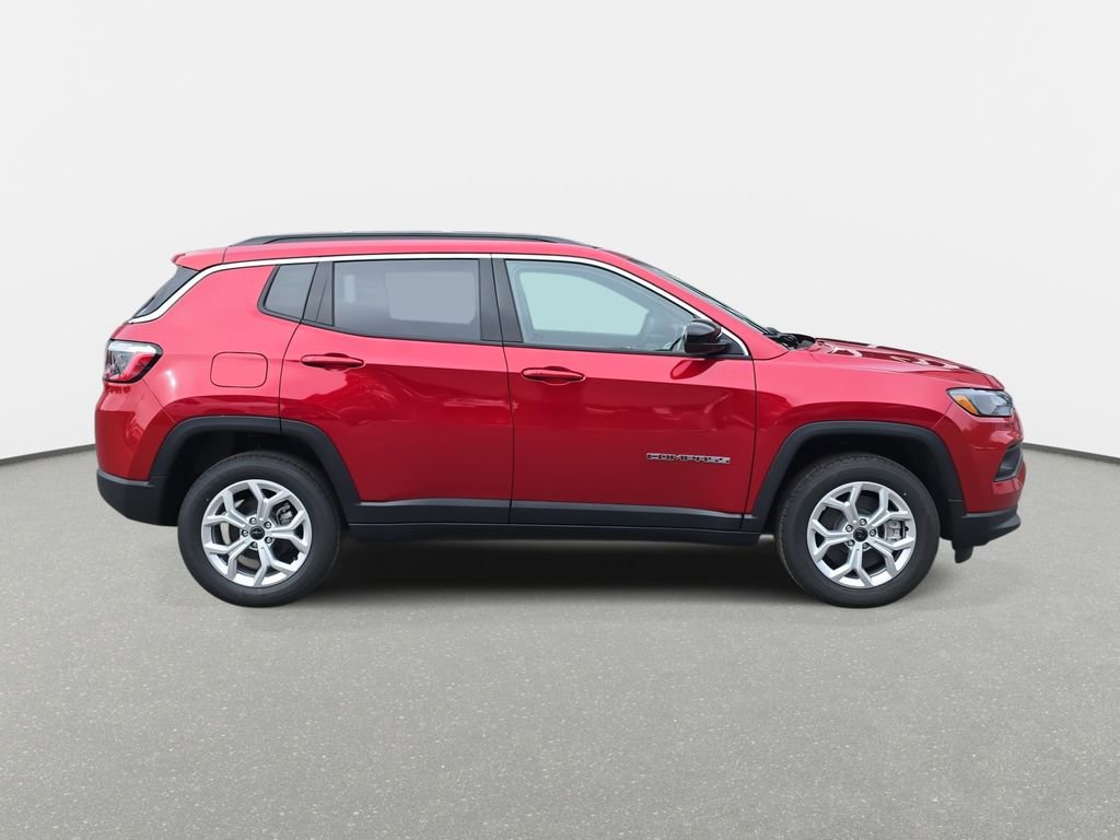 New 2026 Jeep Compass Latitude image 4