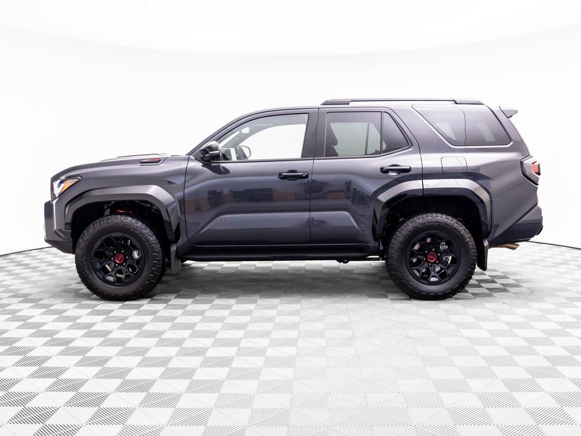 Used 2025 Toyota 4Runner TRD Off-Road AWD/4WD image 2