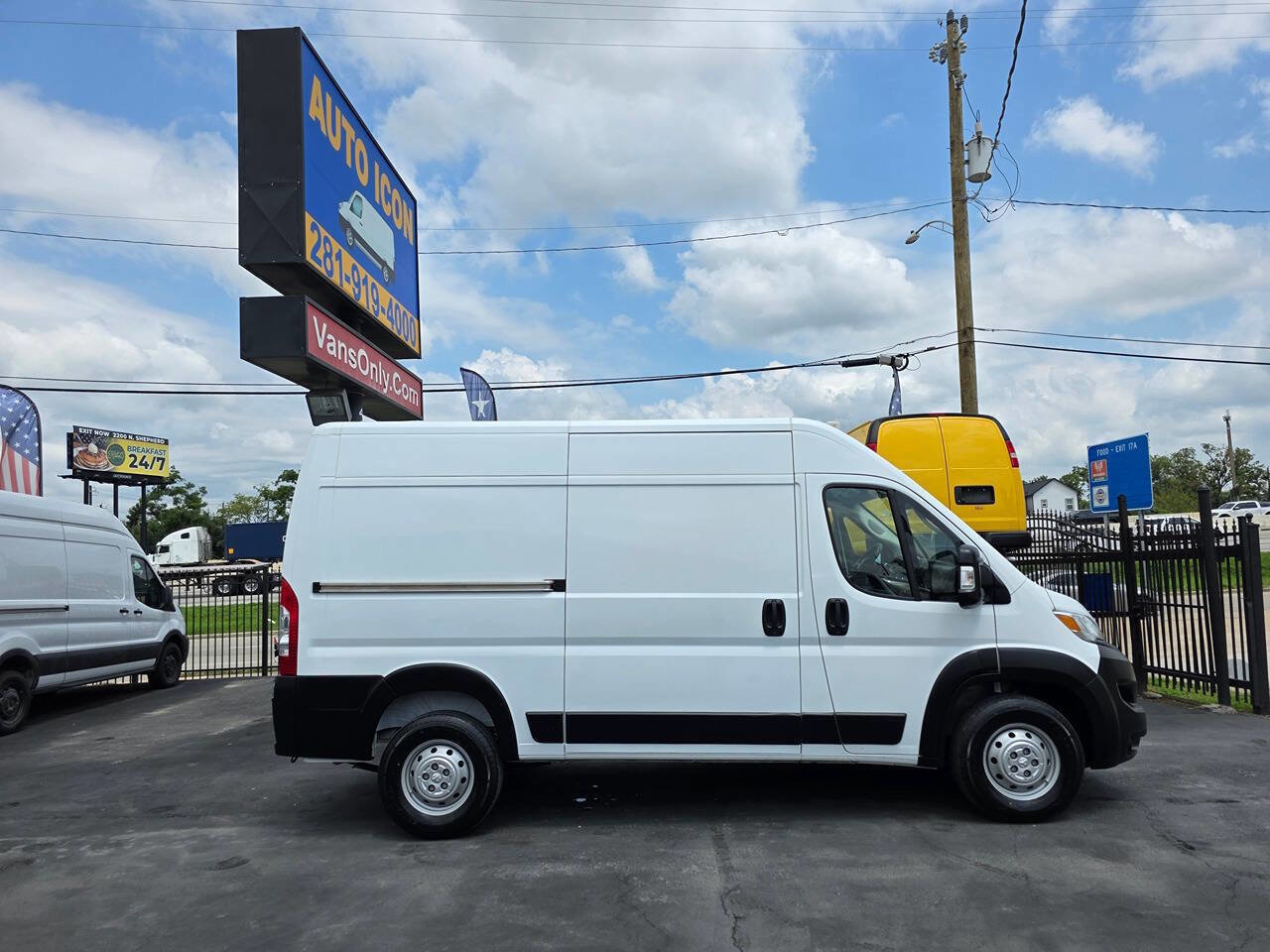 Used 2023 RAM ProMaster 1500 image 3
