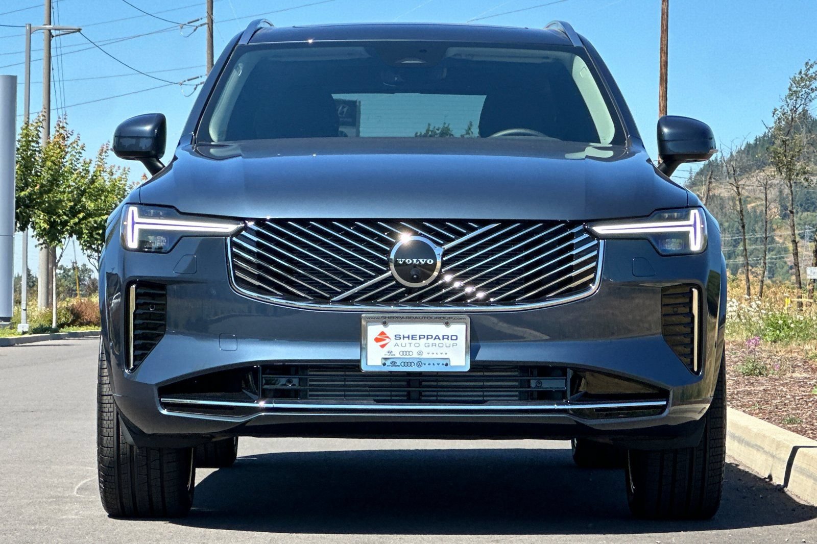 New 2026 Volvo XC90 T8 Plus w/ Protection Package AWD/4WD image 8