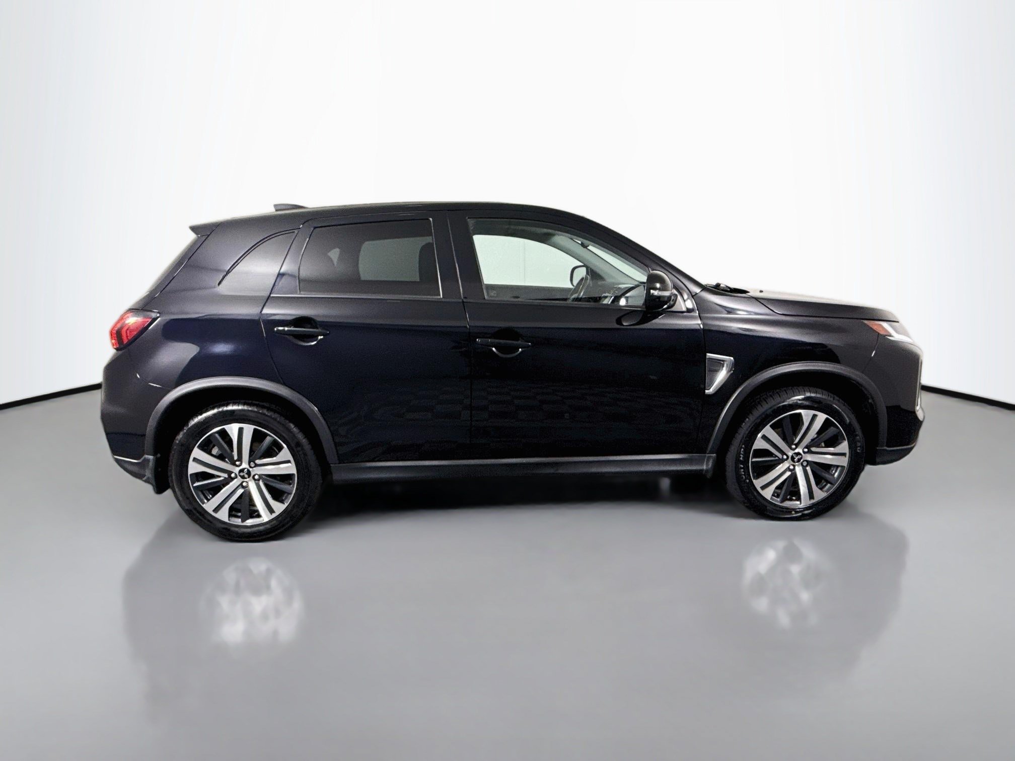 Used 2022 Mitsubishi Outlander Sport SE FWD image 11