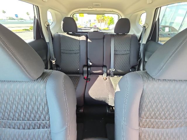Used 2017 Nissan Rogue SV FWD image 21