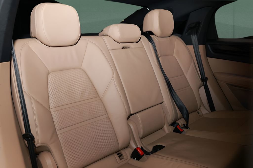 Used 2021 Porsche Cayenne S w/ Premium Package Plus image 48