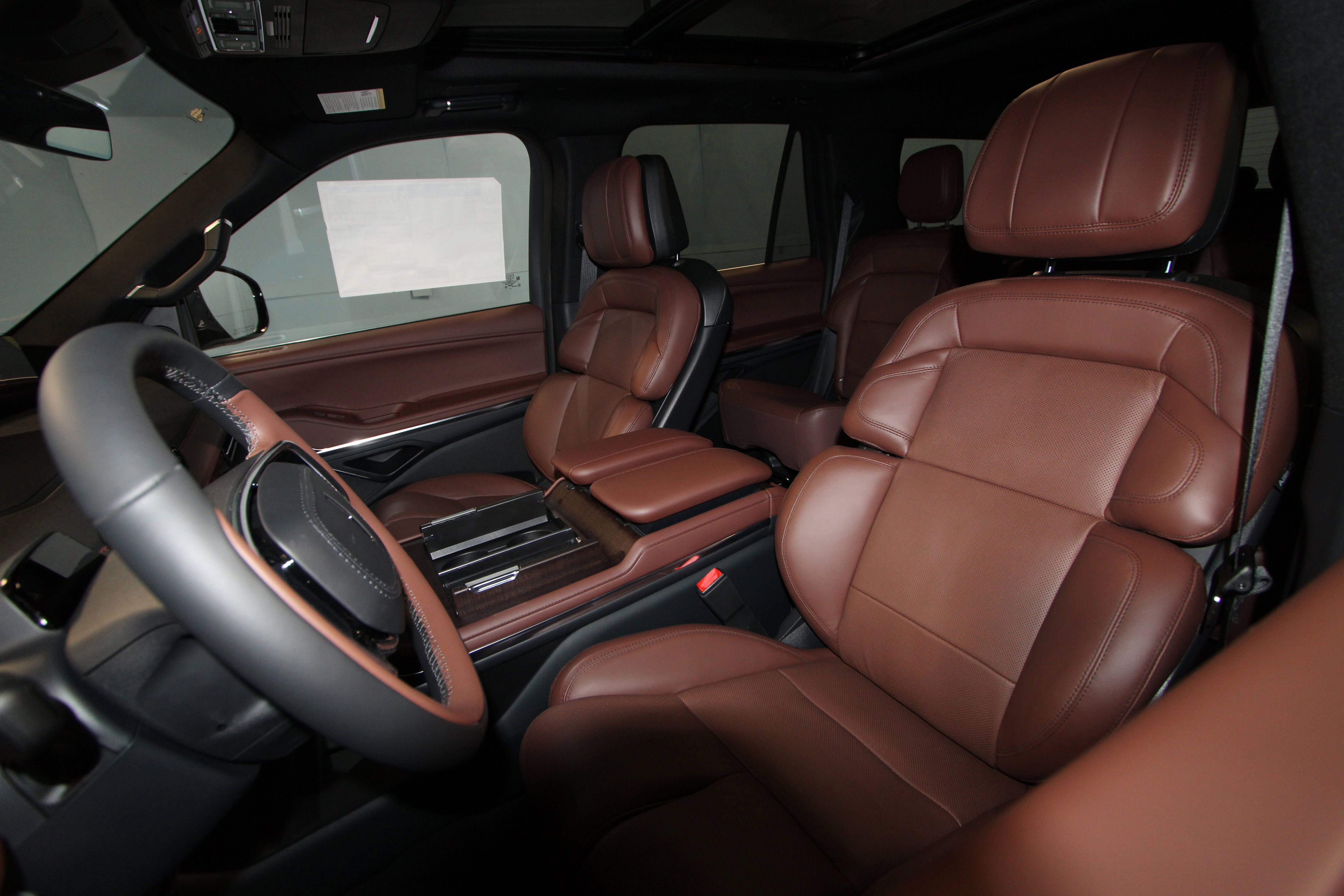 New 2025 Lincoln Navigator Reserve AWD/4WD image 3