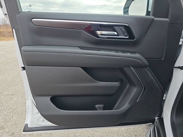 New 2026 Chevrolet Suburban LS RWD image 22