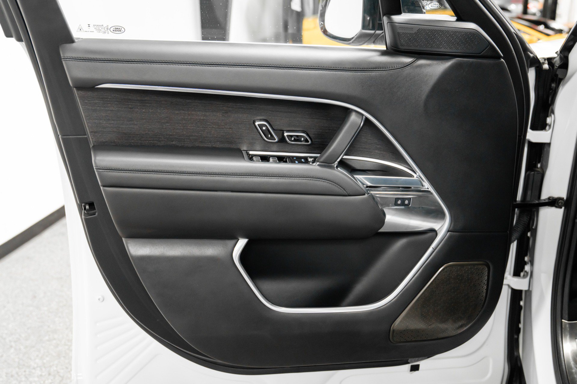 Used 2024 Land Rover Range Rover Autobiography AWD/4WD image 35