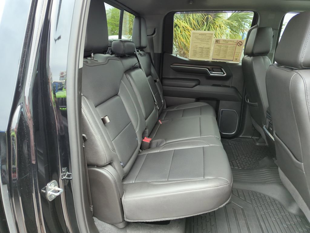 Used 2022 GMC Sierra 1500 SLT w/ SLT Premium Plus Package AWD/4WD image 32