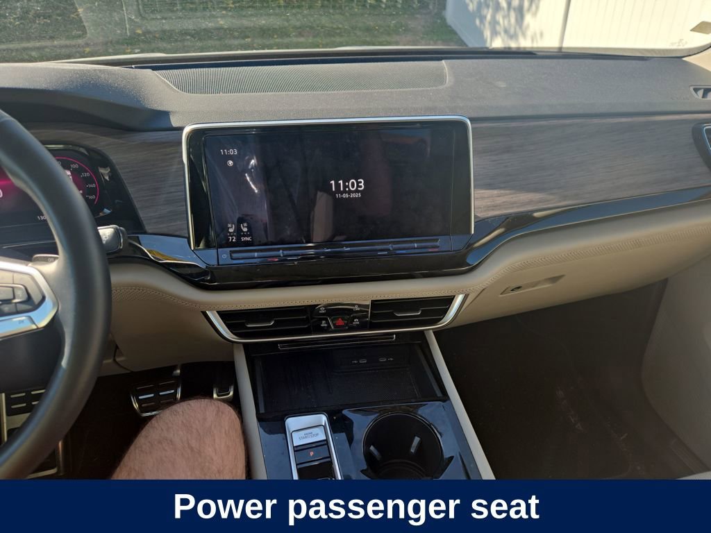 Used 2025 Volkswagen Atlas SEL Premium R-Line image 21