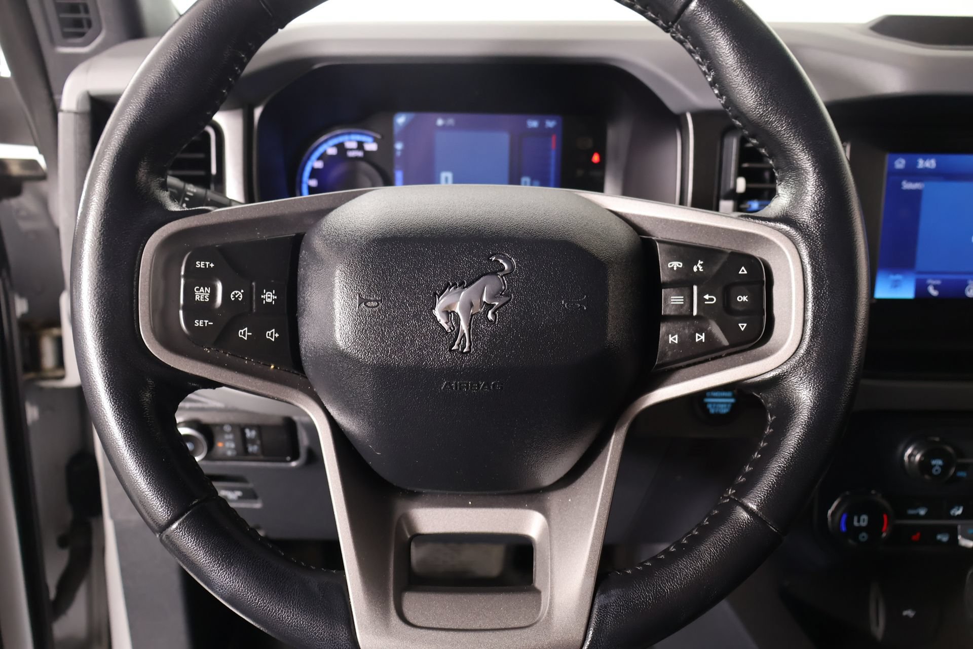 Used 2023 Ford Bronco Black Diamond AWD/4WD image 3