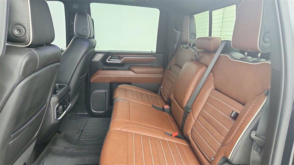 Used 2025 GMC Sierra 2500 Denali Ultimate image 28