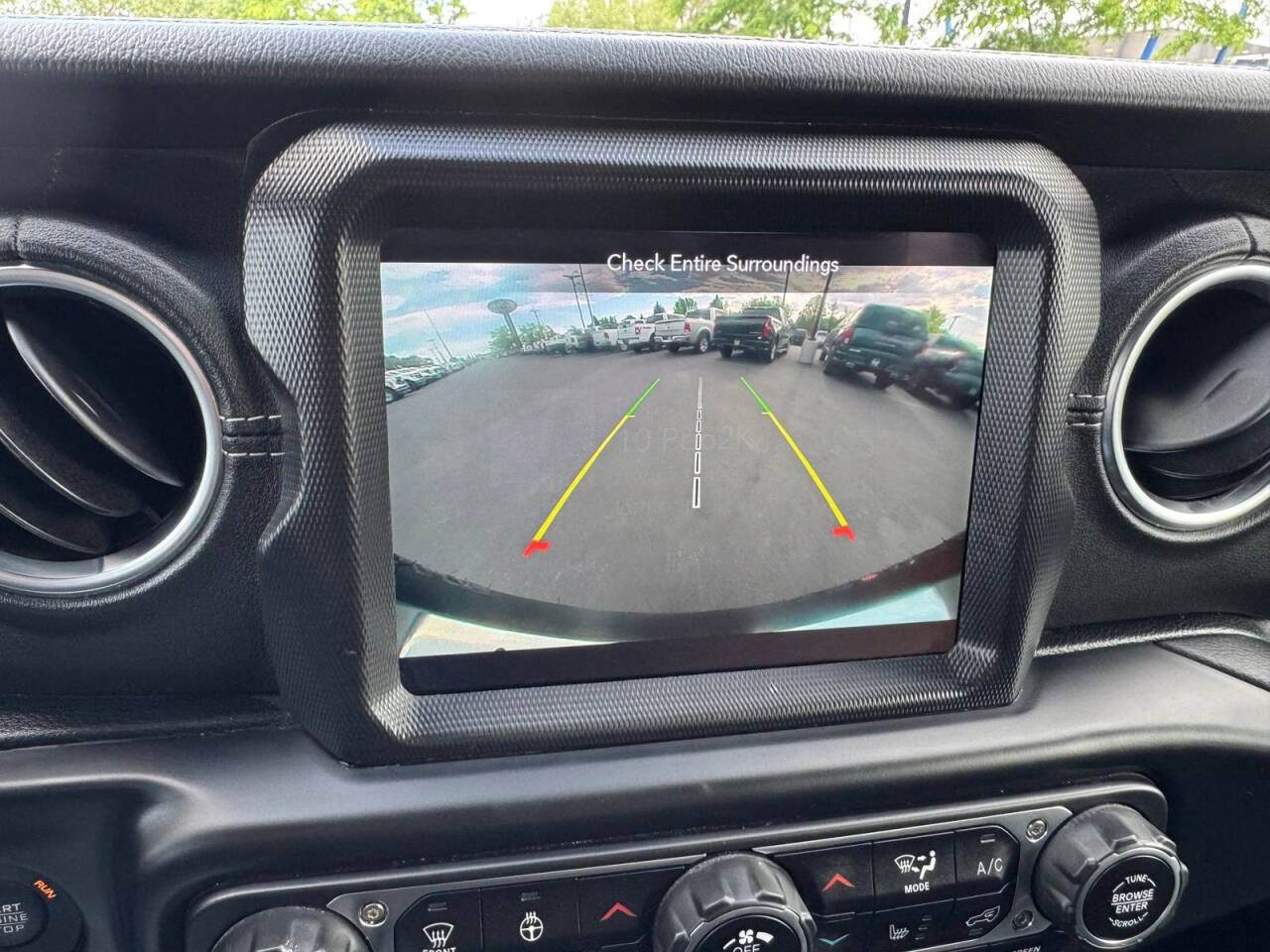 Used 2021 Jeep Wrangler Unlimited Sahara w/ Uconnect 4C Nav & Sound Group AWD/4WD image 21
