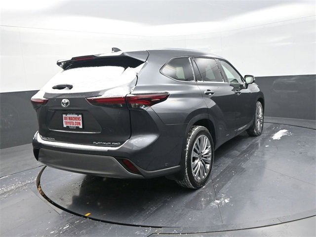 Used 2024 Toyota Highlander Platinum image 7