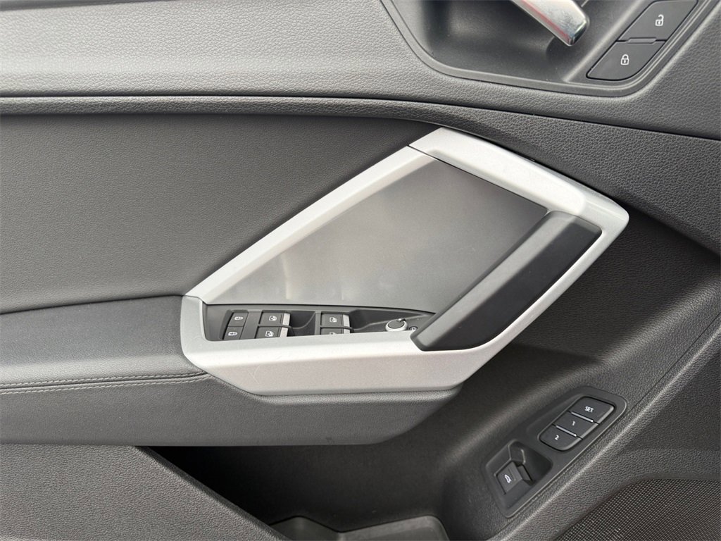 Used 2023 Audi Q3 2.0T Premium image 28