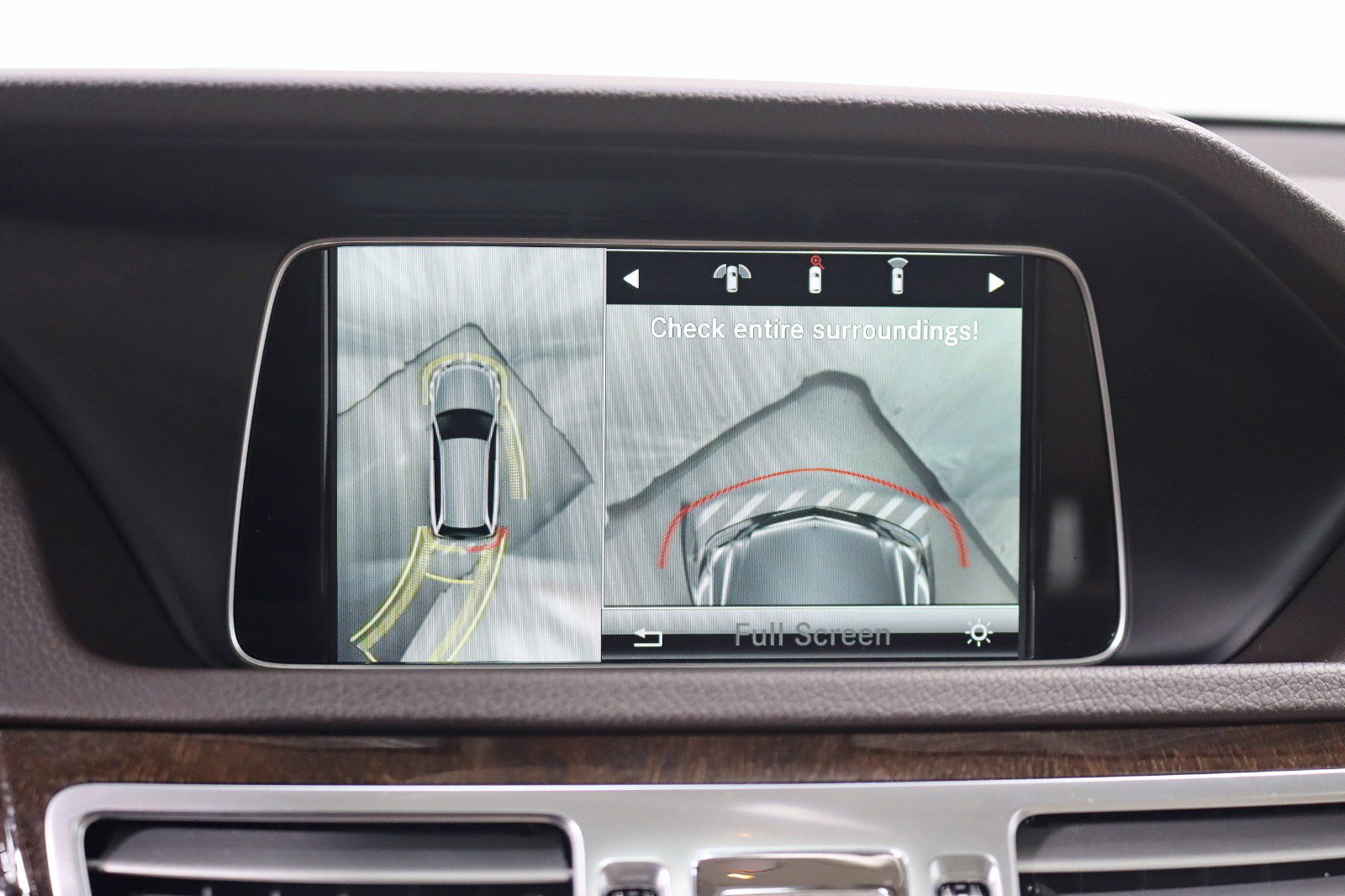 Used 2015 Mercedes-Benz E 350 E 350 4MATIC-Premium 1 Package w/ Premium 1 Package image 24