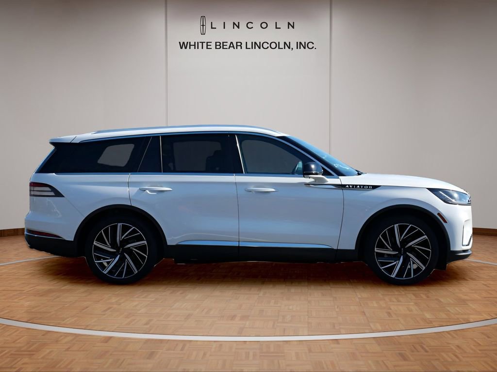 Used 2025 Lincoln Aviator Reserve w/ Equipment Group 201A AWD/4WD image 4