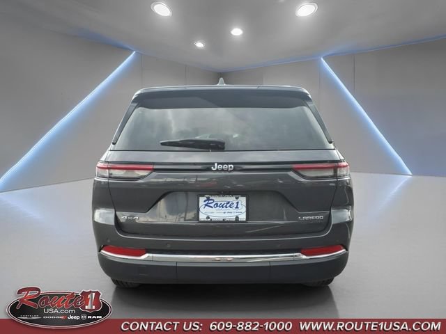 Used 2024 Jeep Grand Cherokee Laredo X AWD/4WD image 5