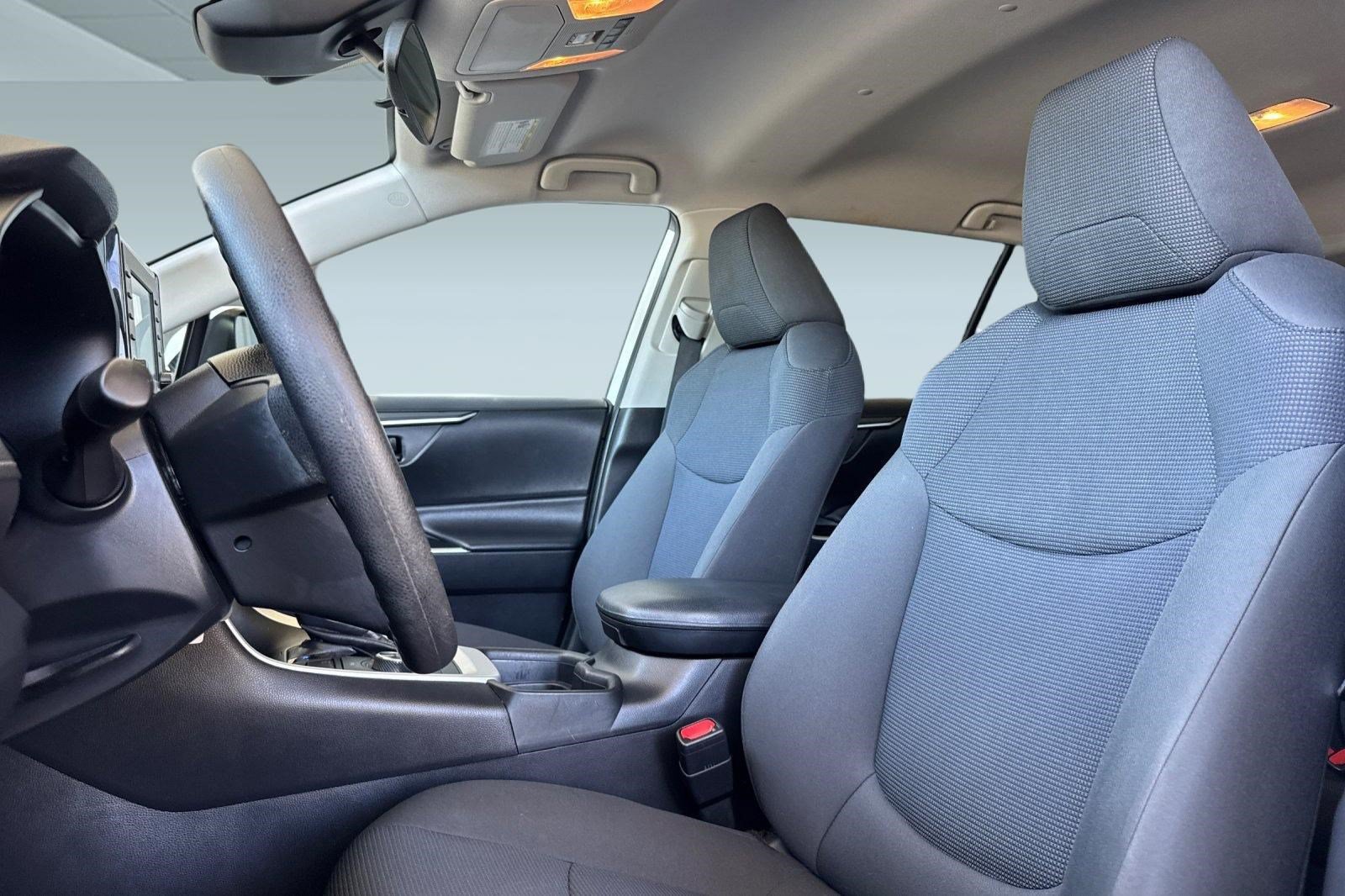 Used 2020 Toyota RAV4 LE w/ All Weather Liner Package AWD/4WD image 21