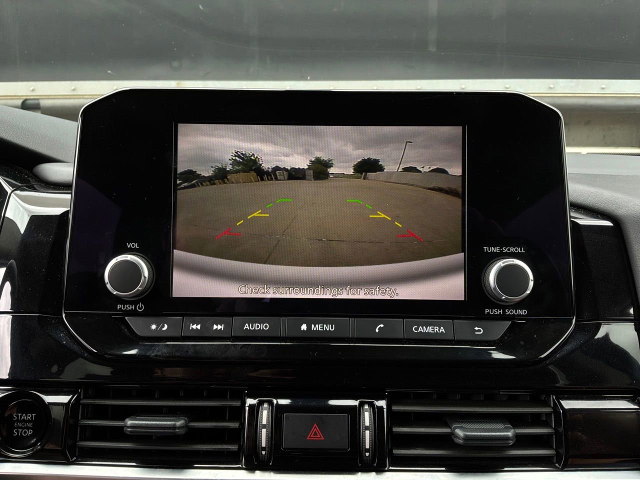 Used 2025 Nissan Pathfinder SV FWD image 34