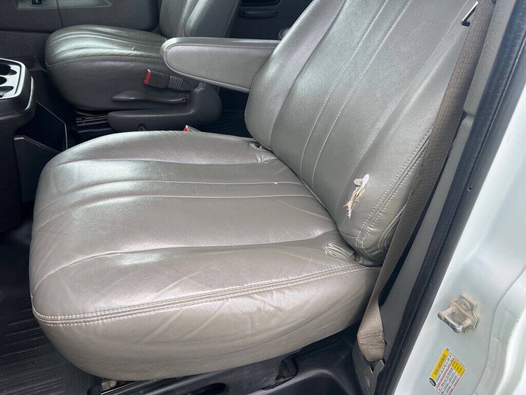 Used 2019 Chevrolet Express 3500 LS RWD image 20